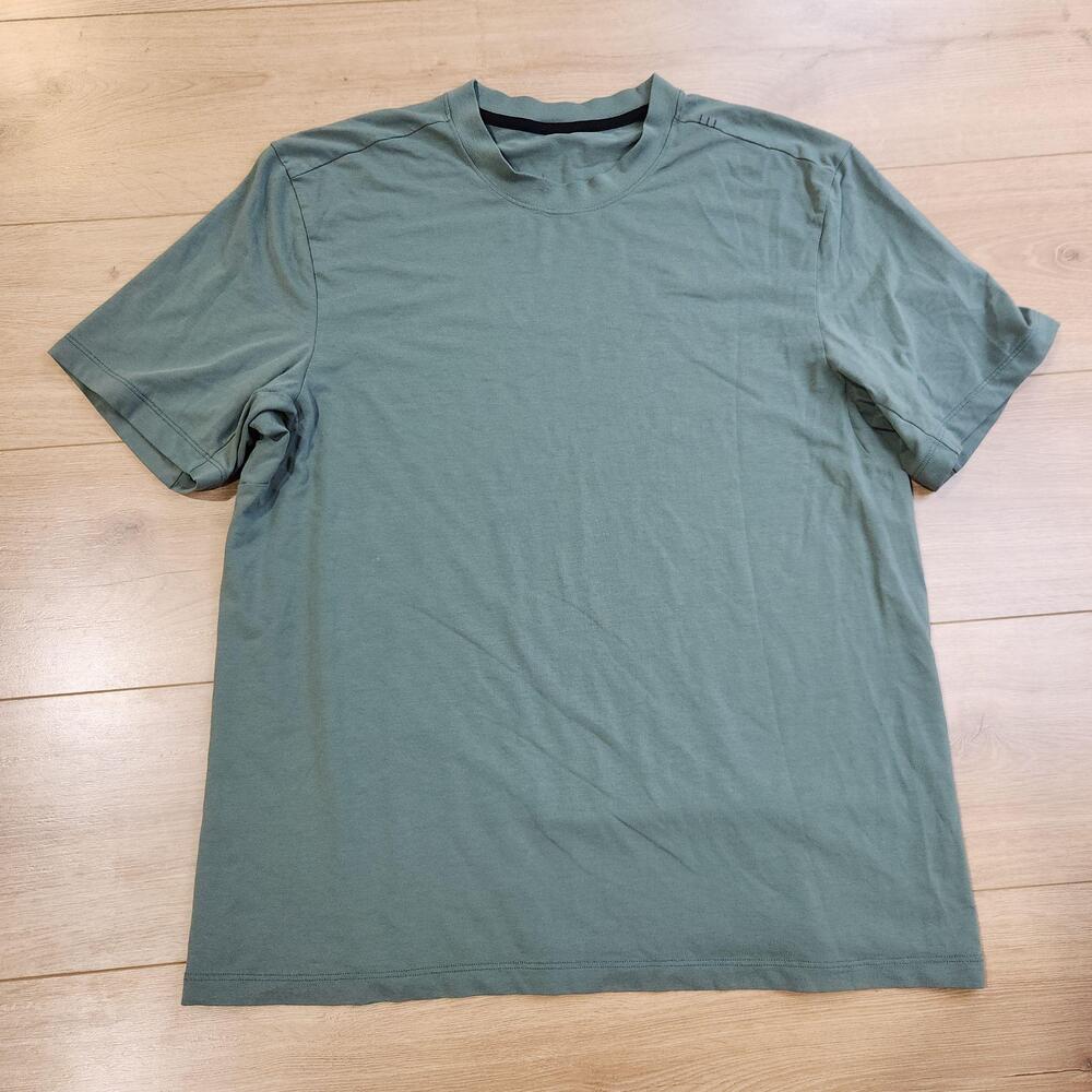 Lululemon Shirt Mens Large Green Short Sleeve Athletic Running Performance Top